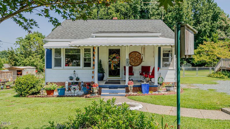 521 Arden St, Burlington, NC 27215