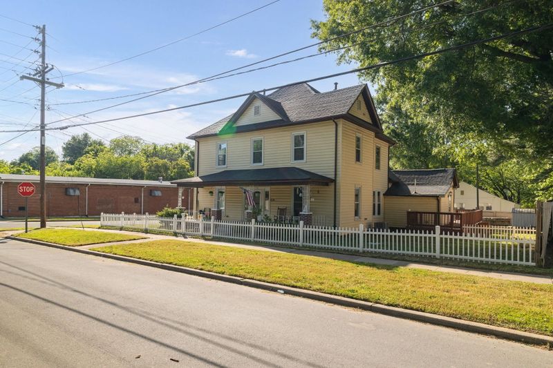 521 Cameron St, Burlington, NC 27215