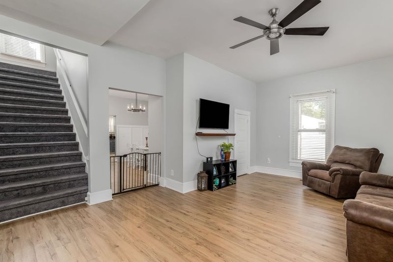 521 Cameron St, Burlington, NC 27215