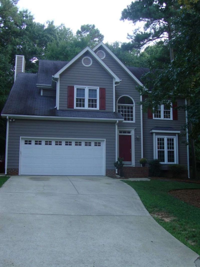 521 Cayman Ave, Holly Springs, NC 27540