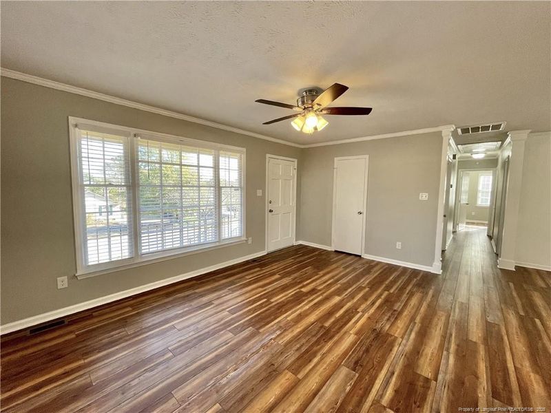 521 Deerpath Dr, Fayetteville, NC 28311