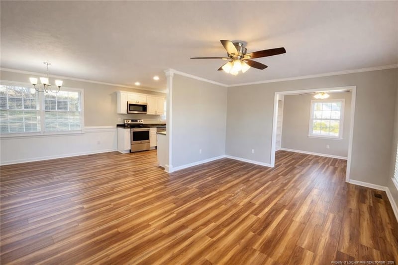521 Deerpath Dr, Fayetteville, NC 28311