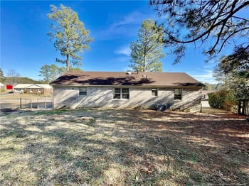 521 Deerpath Dr, Fayetteville, NC 28311