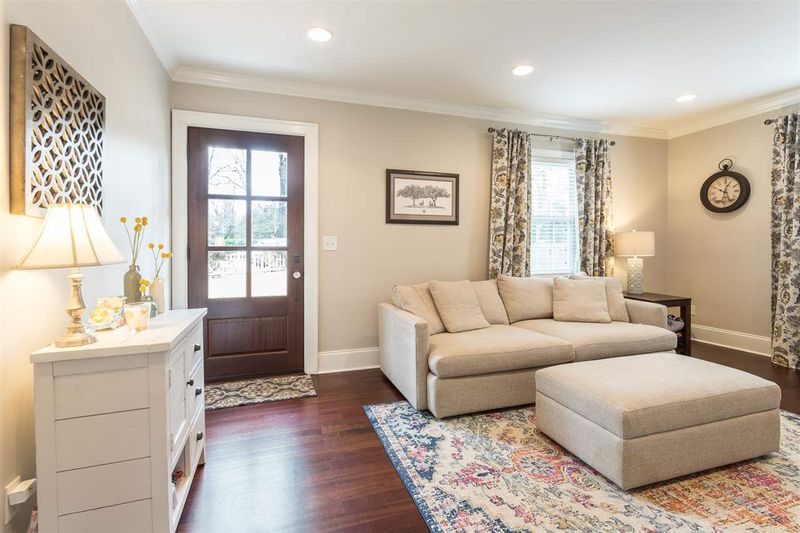 521 Dixie Trl, Raleigh, NC 27607