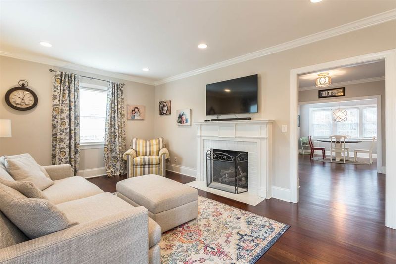 521 Dixie Trl, Raleigh, NC 27607