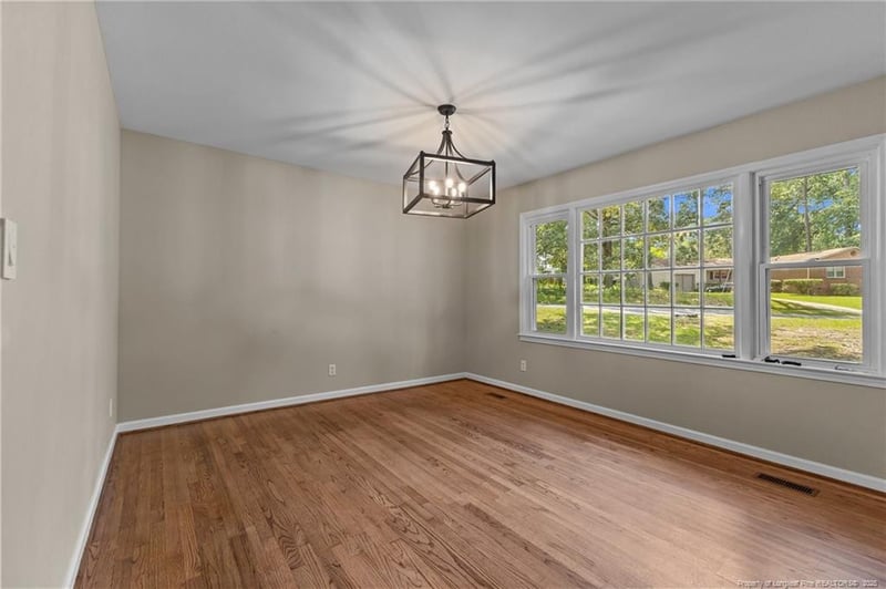 521 Fawn Ct, Fayetteville, NC 28303