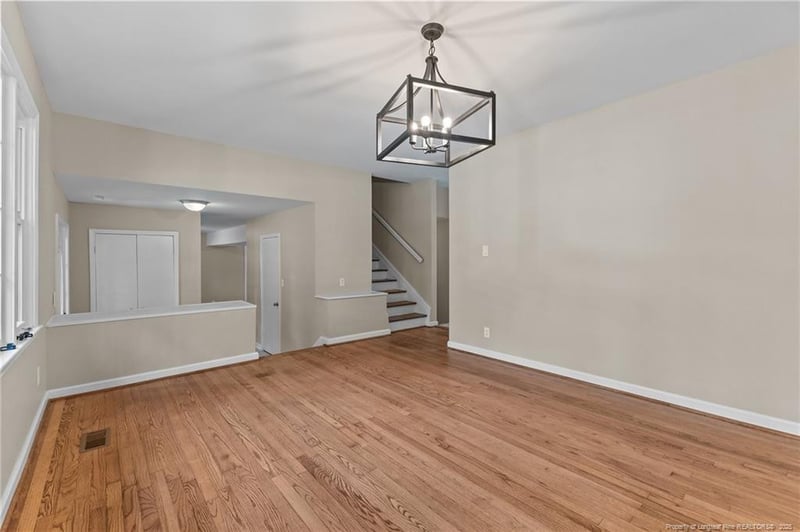 521 Fawn Ct, Fayetteville, NC 28303