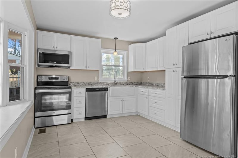 521 Fawn Ct, Fayetteville, NC 28303