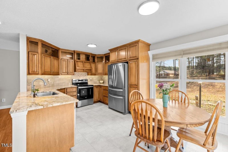 521 N Franklin Dr, Sanford, NC 27330