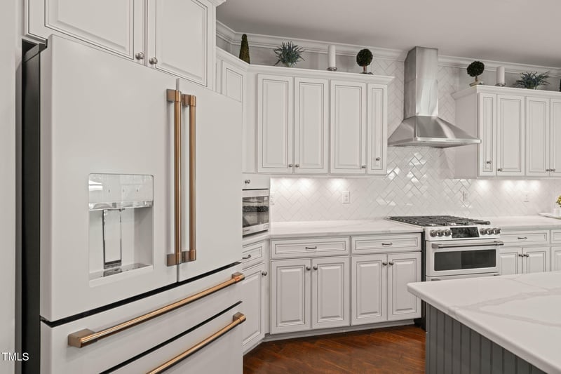 521 Morning Oaks Dr, Holly Springs, NC 27540