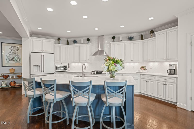 521 Morning Oaks Dr, Holly Springs, NC 27540