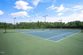 521 Morning Oaks Dr, Holly Springs, NC 27540