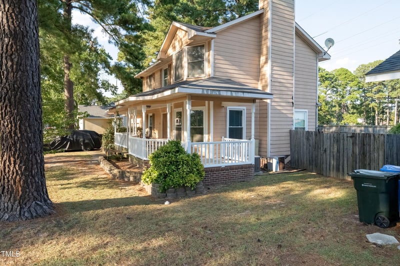 521 Offing Dr, Fayetteville, NC 28314