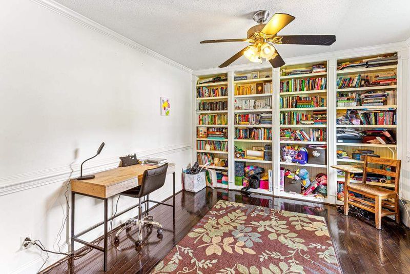 521 Olde Town Dr, Sanford, NC 27330