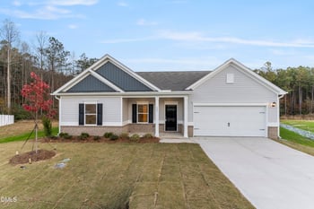 521 Olivia Crossing Ct, Four Oaks, NC 27524