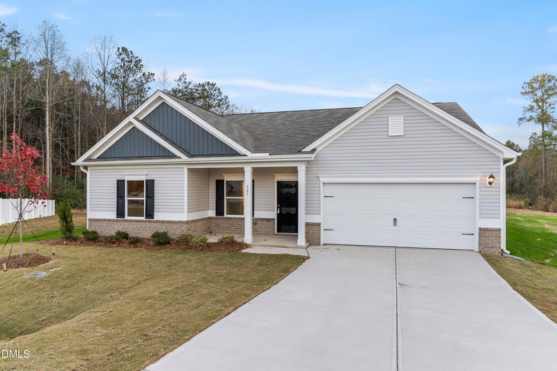 521 Olivia Crossing Ct, Four Oaks, NC 27524