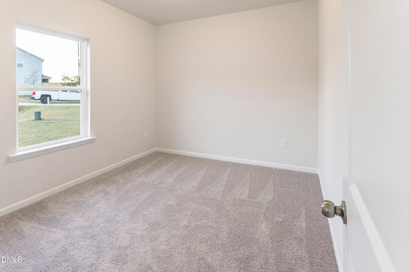 521 Olivia Crossing Ct, Four Oaks, NC 27524