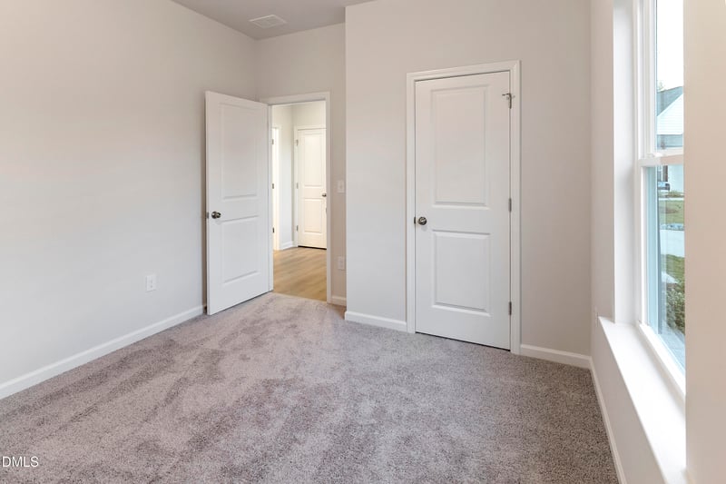 521 Olivia Crossing Ct, Four Oaks, NC 27524