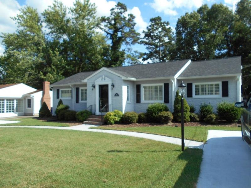 521 E Pine St, Graham, NC 27253