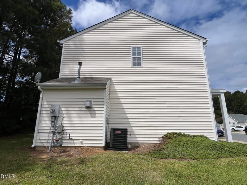 521 Quartz Dr, Durham, NC 27703