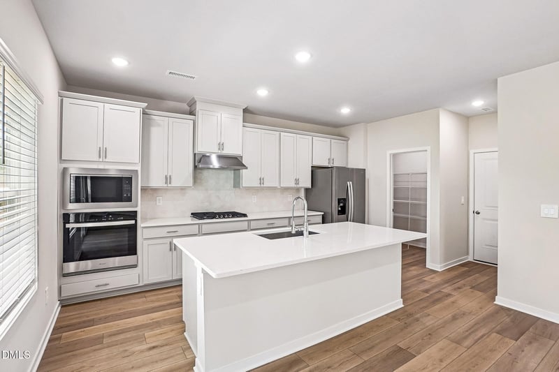 521 Southland Dr, Zebulon, NC 27597