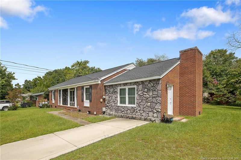 5210 Rodwell Rd, Fayetteville, NC 28311