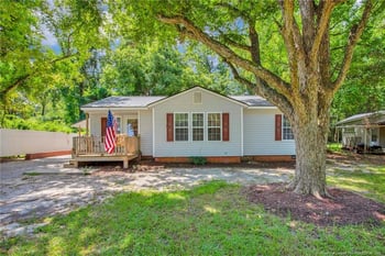 5211 Sequoia Rd, Fayetteville, NC 28304