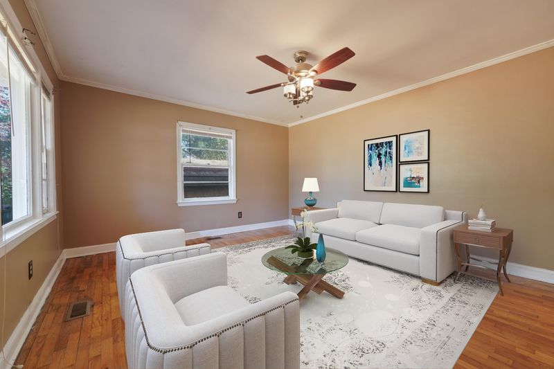 5211 Walnut Dr, Fayetteville, NC 28304