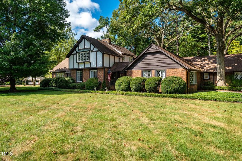 5212 Dutchman Dr, Raleigh, NC 27606