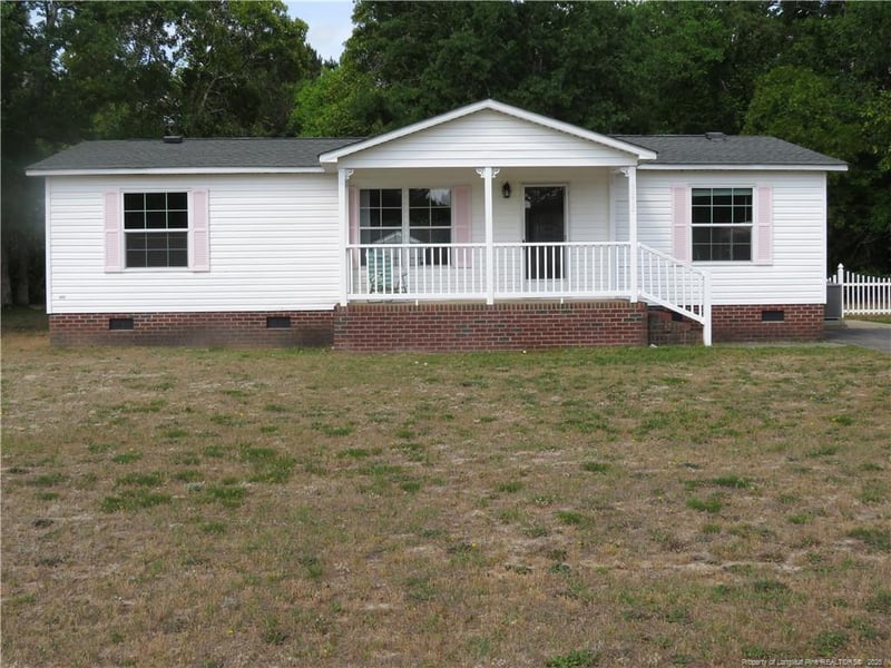 5212 Perry Oliver Dr, Hope Mills, NC 28348