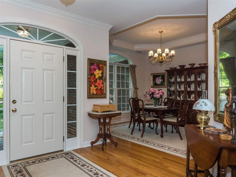 5212 Pine Dr, Raleigh, NC 27606