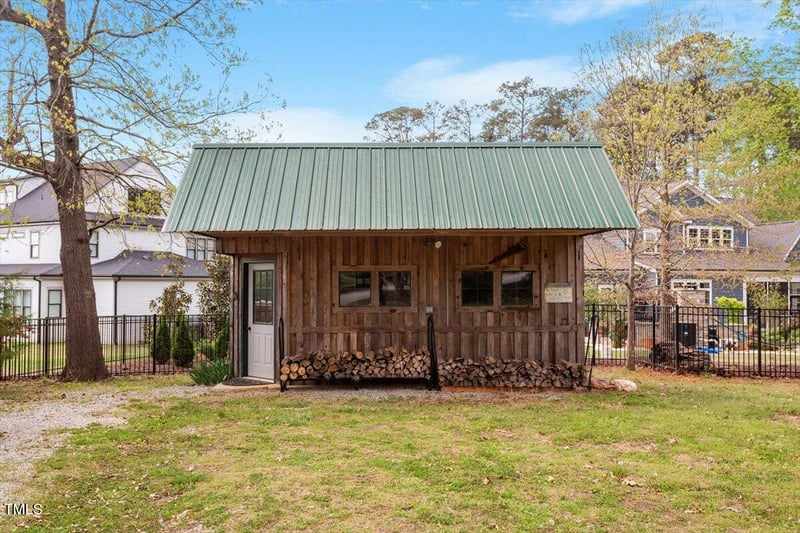 5212 Theys Rd, Raleigh, NC 27606