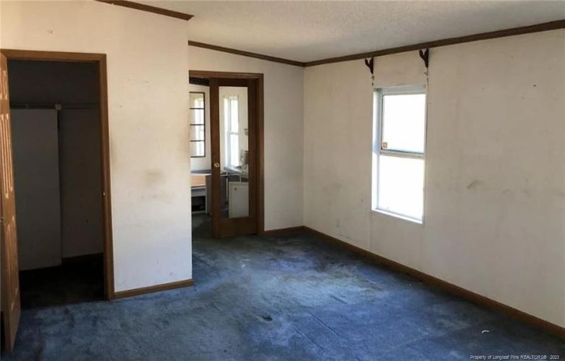 5212 Titan Roberts Rd, Erwin, NC 28339