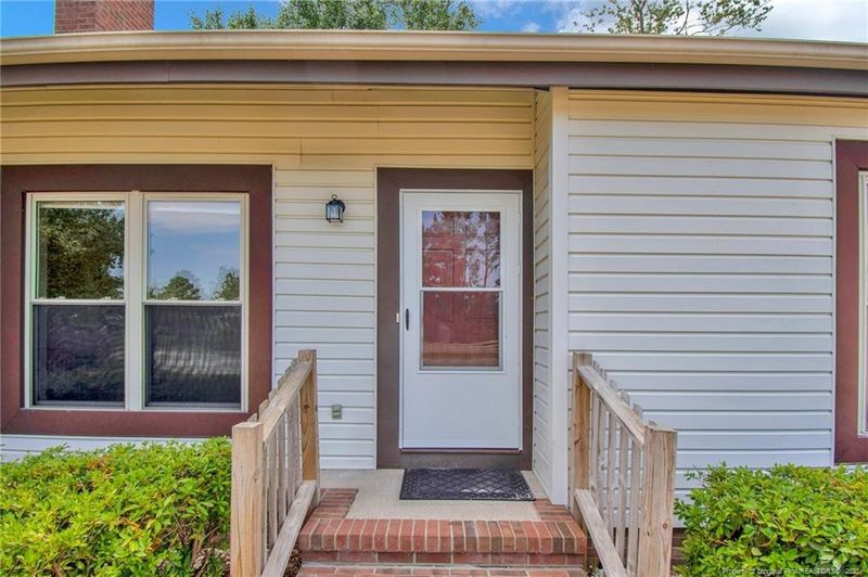5213 Flat Rock Dr, Fayetteville, NC 28311