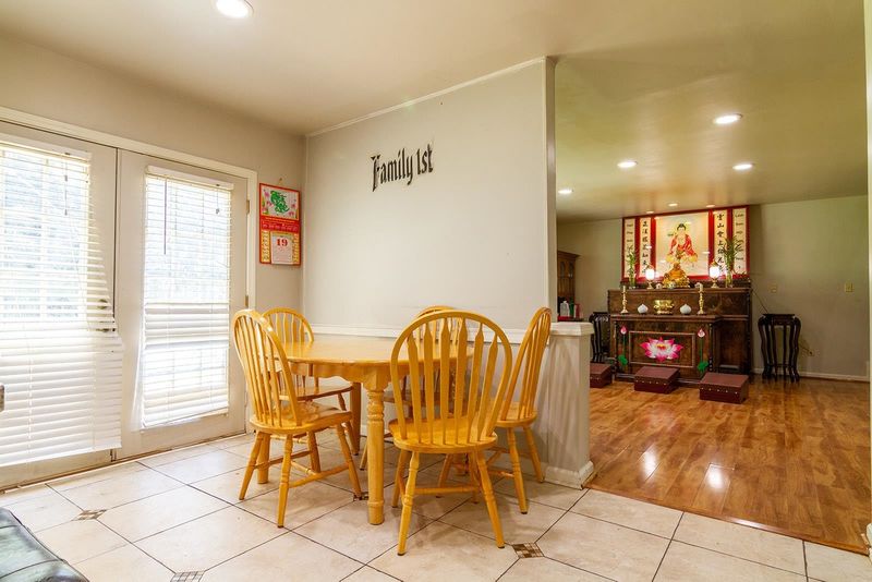 5215 Little Sandy Dr, Raleigh, NC 27616