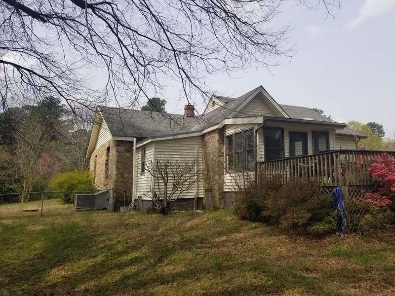 5215 Old Stage Rd, Raleigh, NC 27603