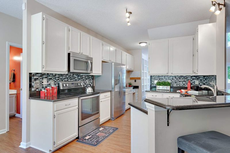 5216 Calverton Dr, Raleigh, NC 27613