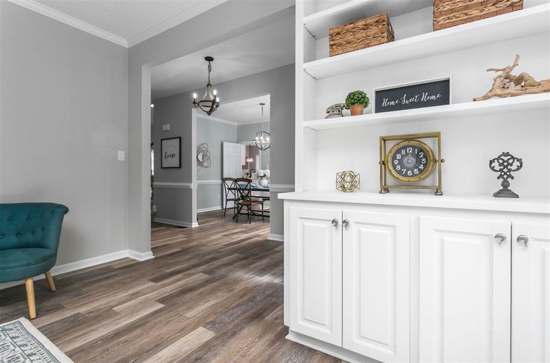5216 Easthorpe Dr, Raleigh, NC 27613