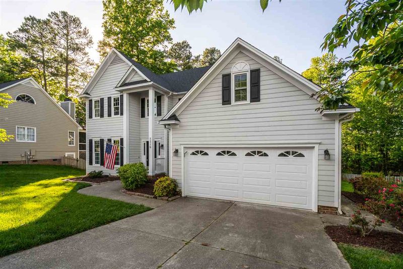 5216 Easthorpe Dr, Raleigh, NC 27613
