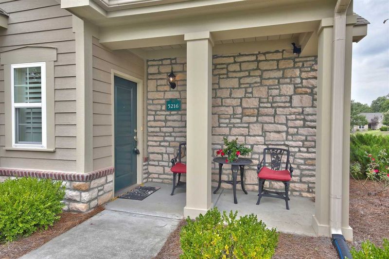 5216 Niagra Dr, Chapel Hill, NC 27517
