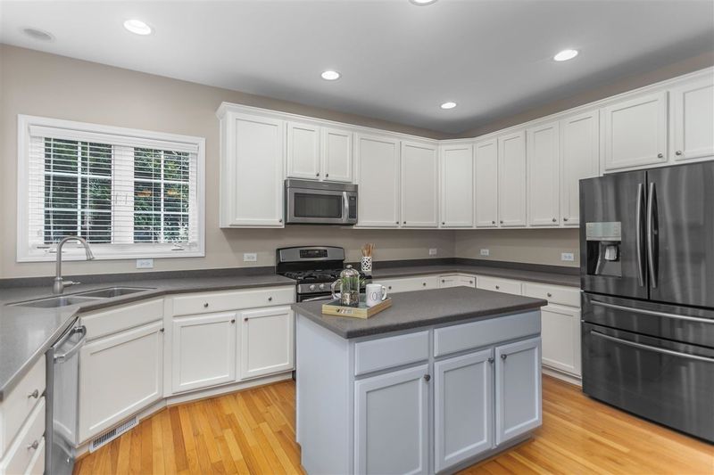 5217 Dutch Elm Dr, Apex, NC 27539