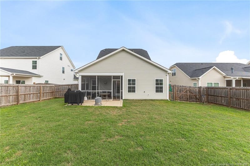 5217 Whirlaway Ln, Hope Mills, NC 28348