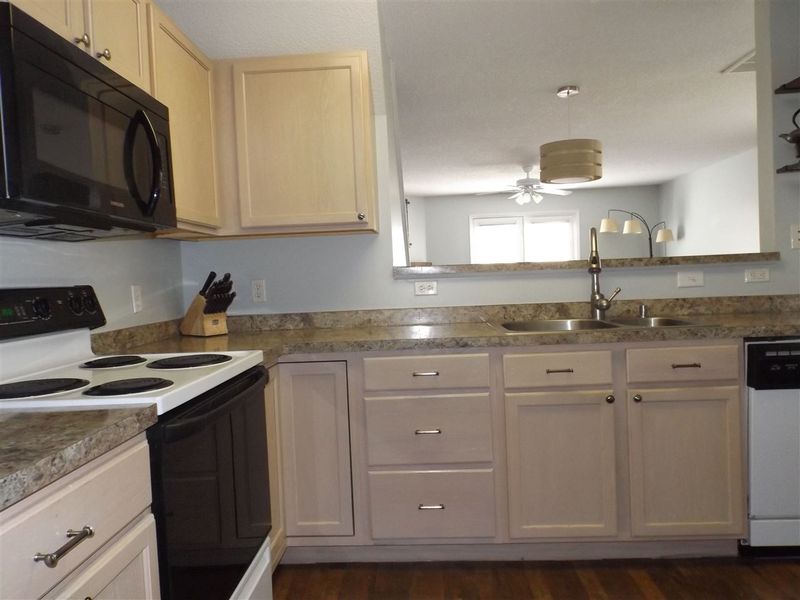 5218 Eagle Trace Dr, Raleigh, NC 27604
