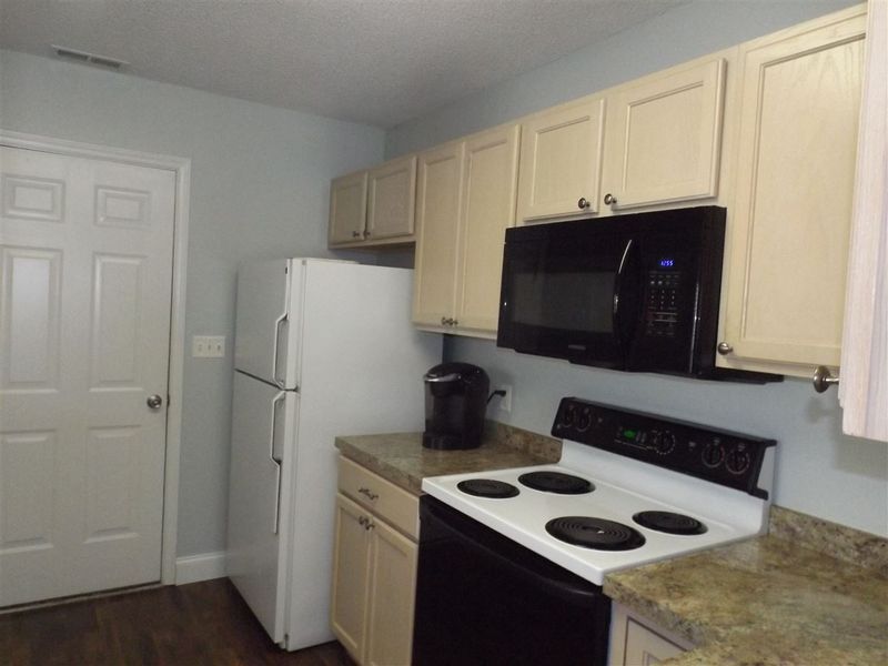 5218 Eagle Trace Dr, Raleigh, NC 27604