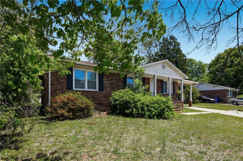 5218 Madonna Dr, Fayetteville, NC 28311
