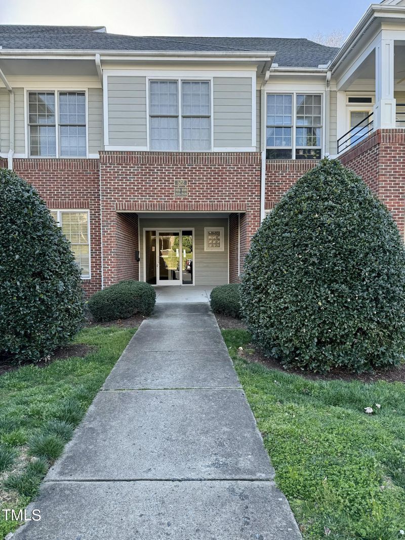 522 Aberdeen Dr #Apt 106, Chapel Hill, NC 27516