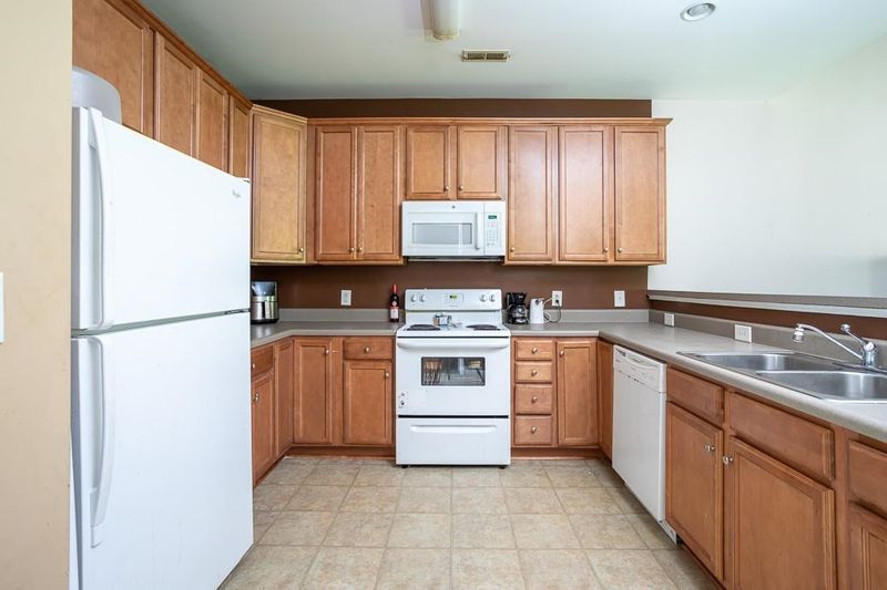 522 Cardamon Ct, Raleigh, NC 27610