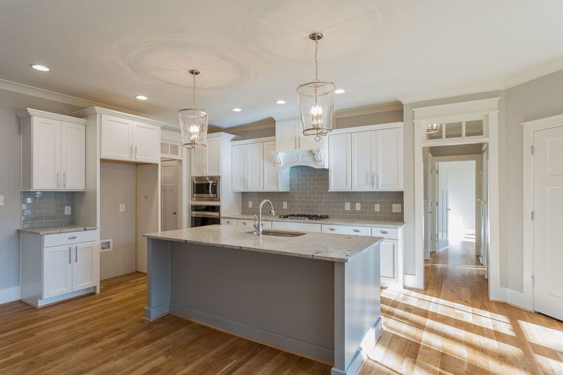 522 Mills St, Raleigh, NC 27608