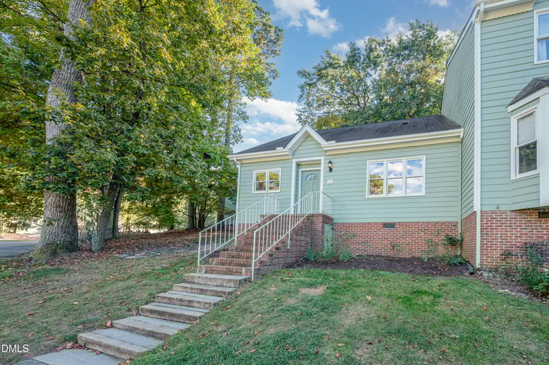 522 Oak Run Dr, Raleigh, NC 27606
