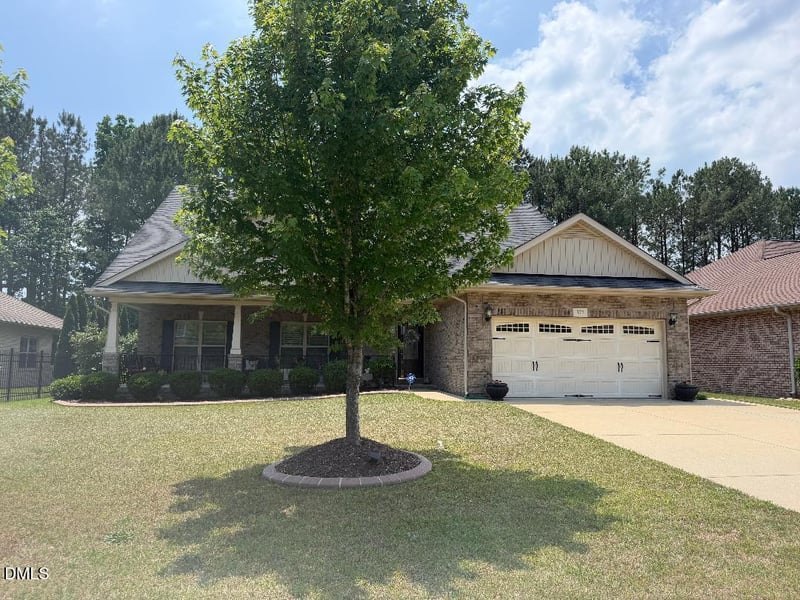 522 Sippihaw Oaks Dr, Fuquay Varina, NC 27526